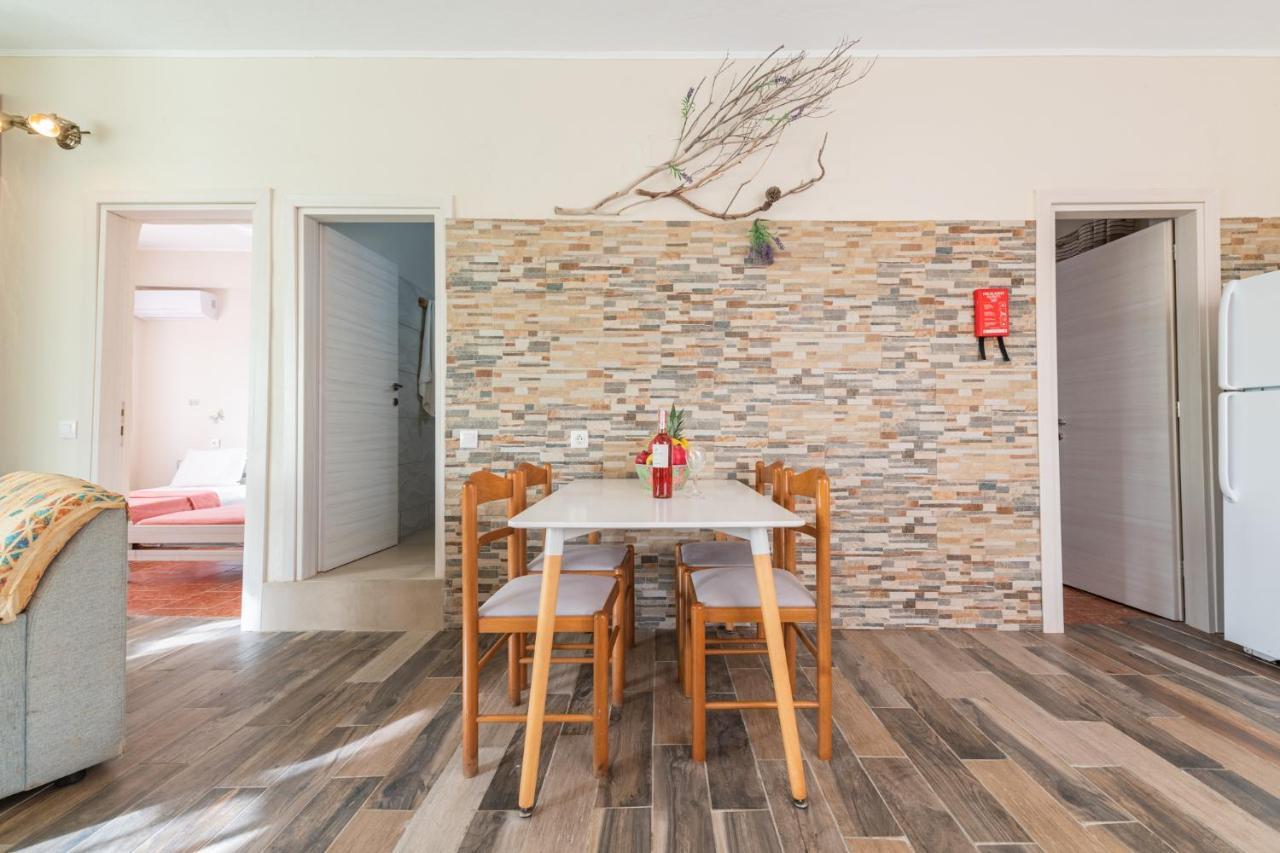 Villa Stelios Stone House Sinarades Kouramádes Exterior foto